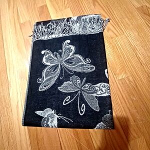ELEGANT BUTTERFLY DESIGN SCARVES TRIO SET-(NWT)